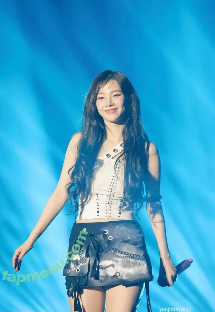 katarinabluu nude photo #2098 (Karina / aespa / karinamasfina)