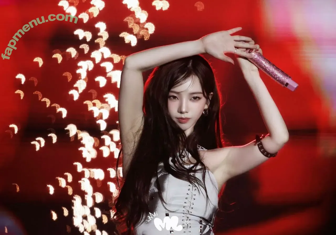 katarinabluu nude photo #2104 (Karina / aespa / karinamasfina)