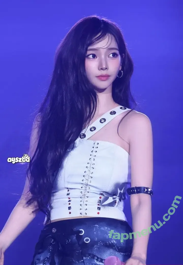 katarinabluu nude photo #2112 (Karina / aespa / karinamasfina)