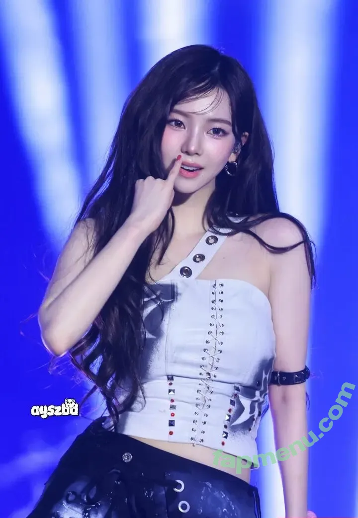 katarinabluu nude photo #2114 (Karina / aespa / karinamasfina)