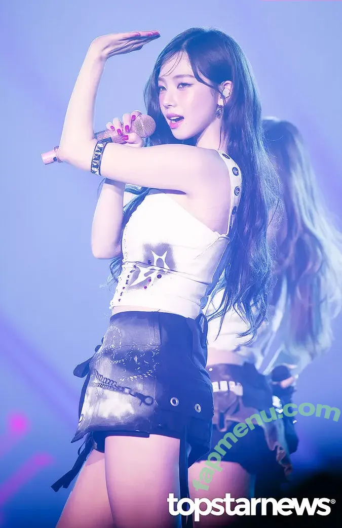 katarinabluu nude photo #2122 (Karina / aespa / karinamasfina)