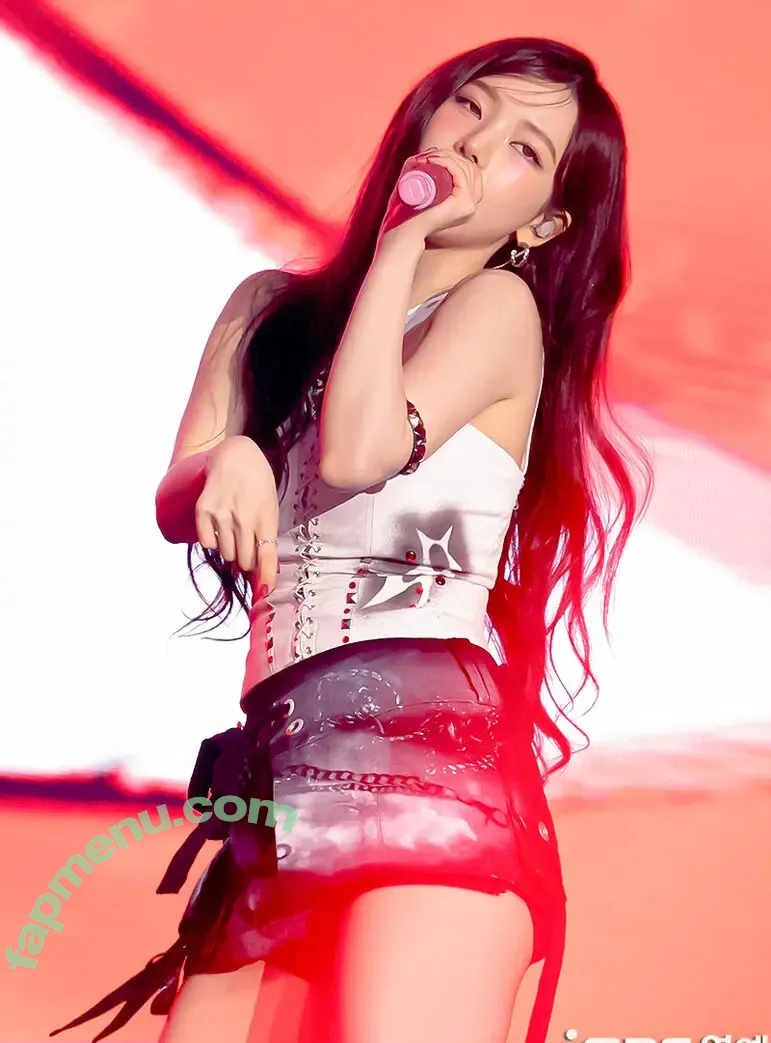 katarinabluu nude photo #2128 (Karina / aespa / karinamasfina)