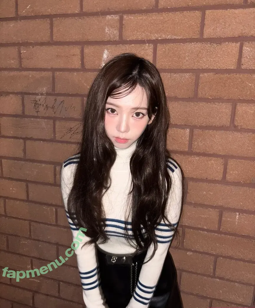 katarinabluu nude photo #2131 (Karina / aespa / karinamasfina)