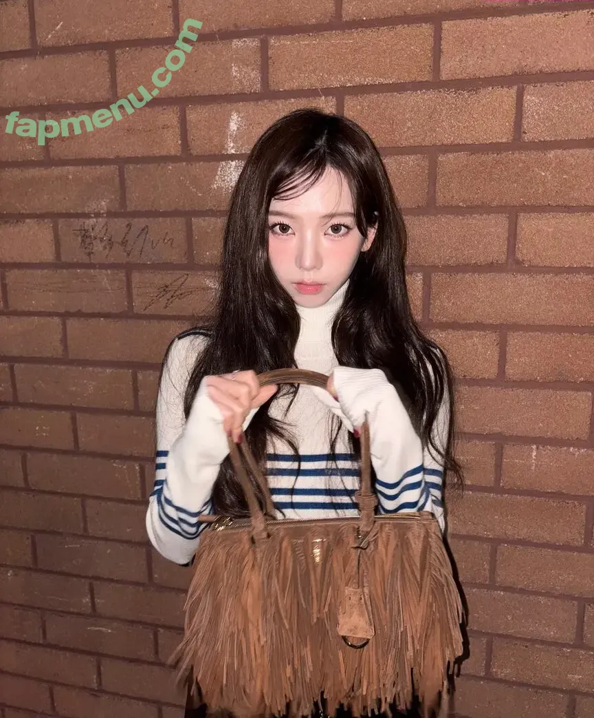 katarinabluu nude photo #2132 (Karina / aespa / karinamasfina)