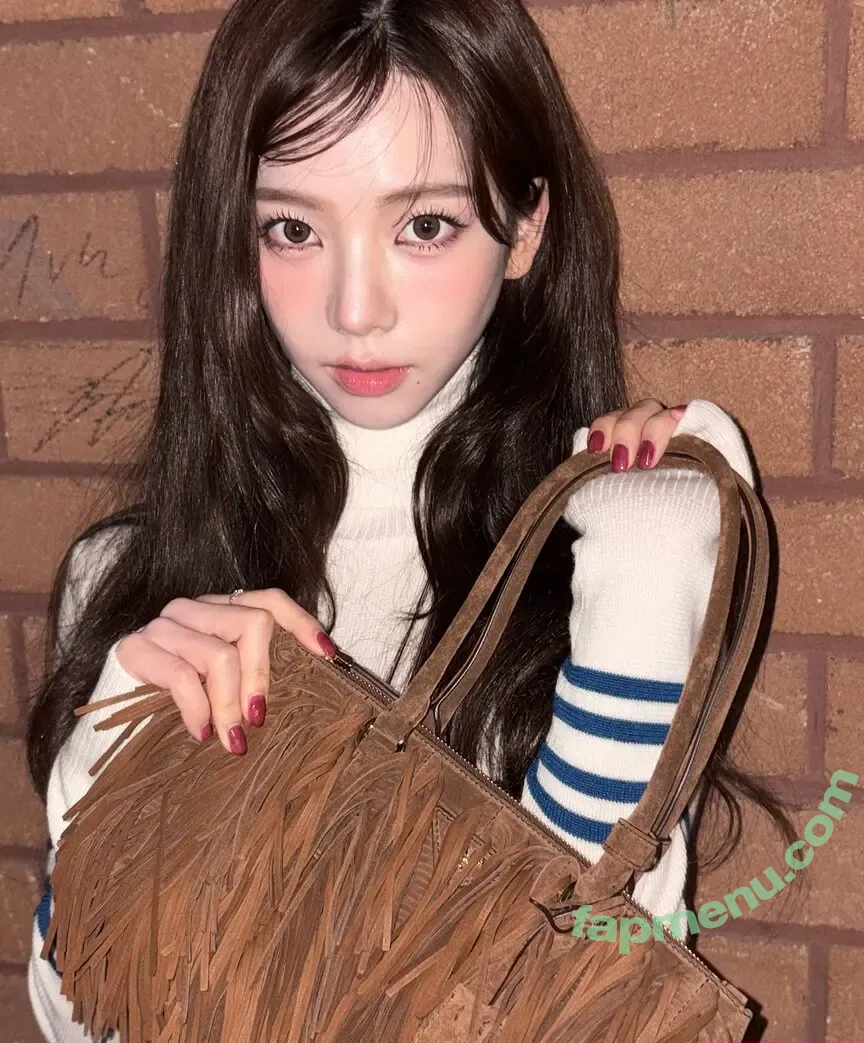 katarinabluu nude photo #2133 (Karina / aespa / karinamasfina)