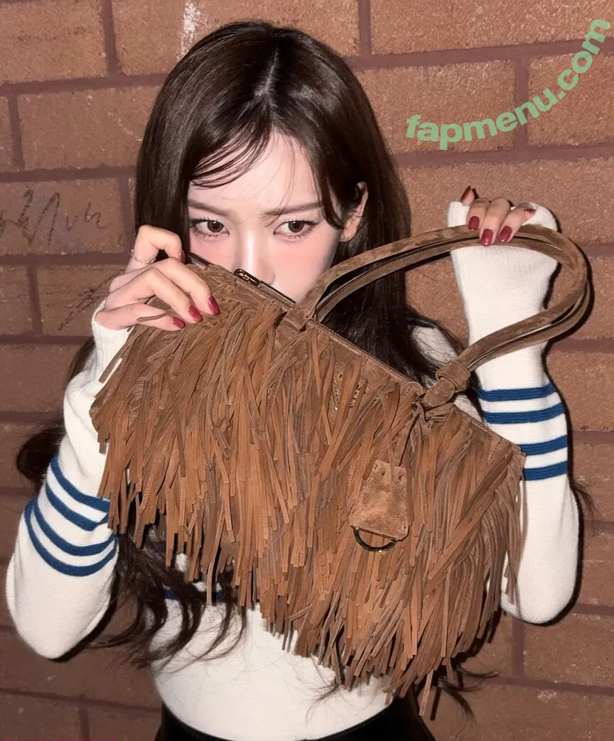 katarinabluu nude photo #2134 (Karina / aespa / karinamasfina)