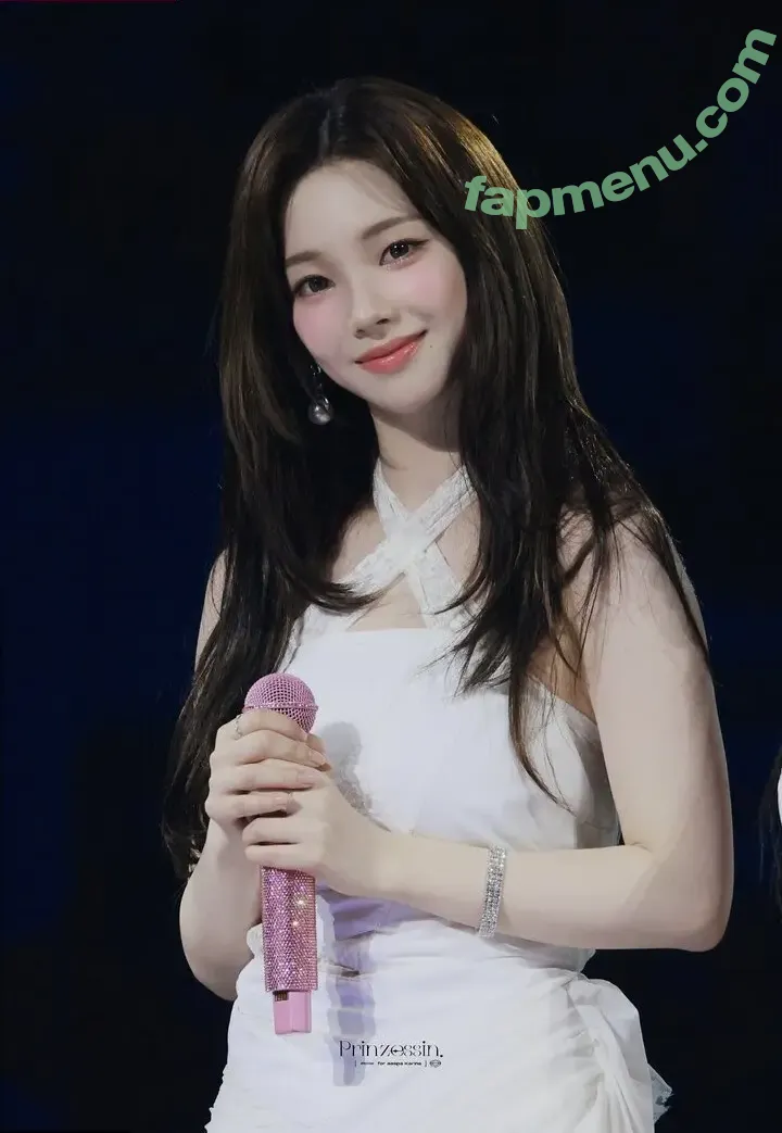 katarinabluu nude photo #2474 (Karina / aespa / karinamasfina)