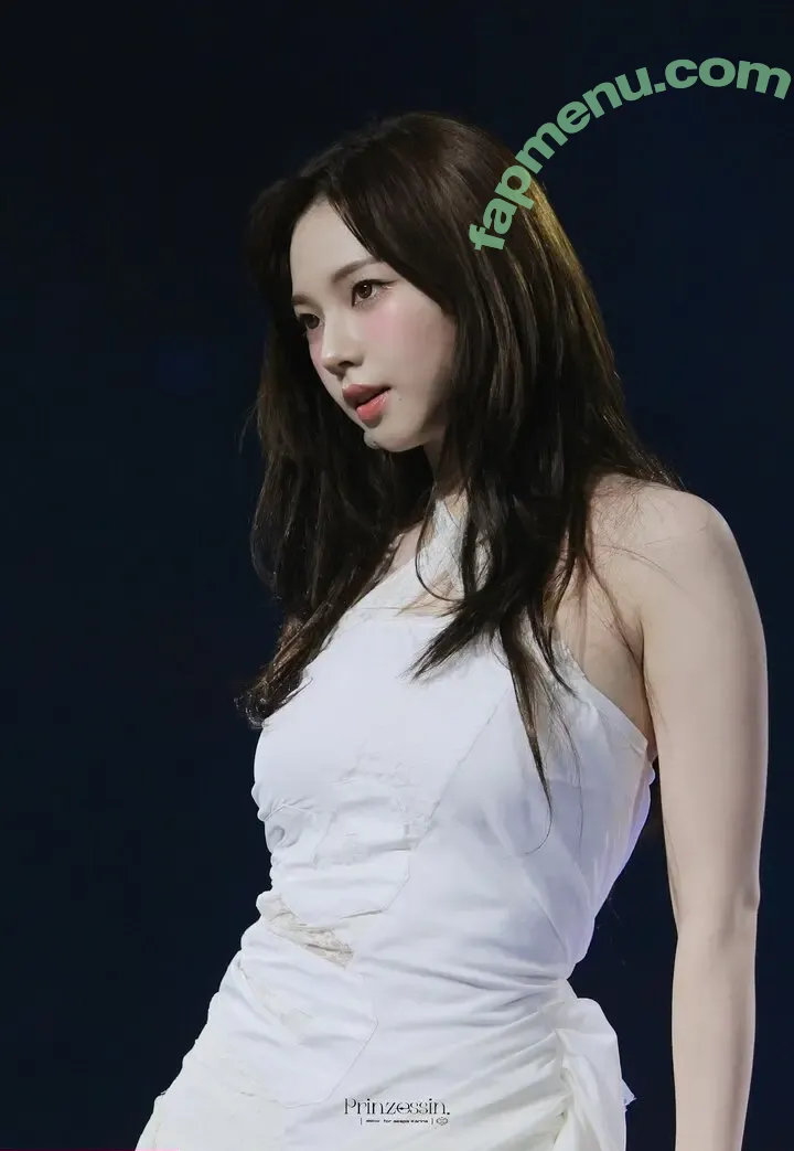 katarinabluu nude photo #2476 (Karina / aespa / karinamasfina)