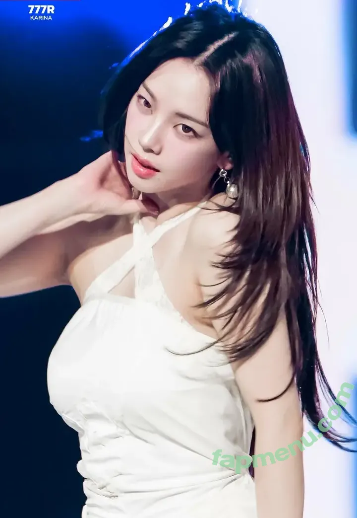 katarinabluu nude photo #2498 (Karina / aespa / karinamasfina)