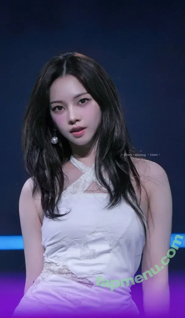 katarinabluu nude photo #2513 (Karina / aespa / karinamasfina)