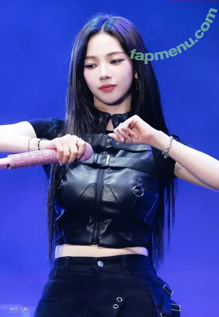 katarinabluu nude photo #2593 (Karina / aespa / karinamasfina)