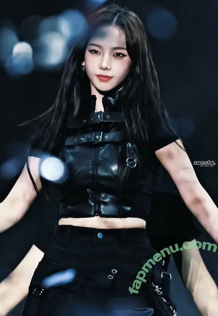 katarinabluu nude photo #2627 (Karina / aespa / karinamasfina)