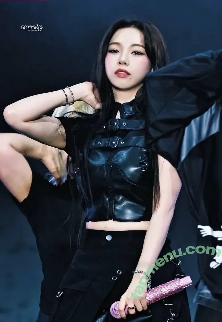 katarinabluu nude photo #2628 (Karina / aespa / karinamasfina)