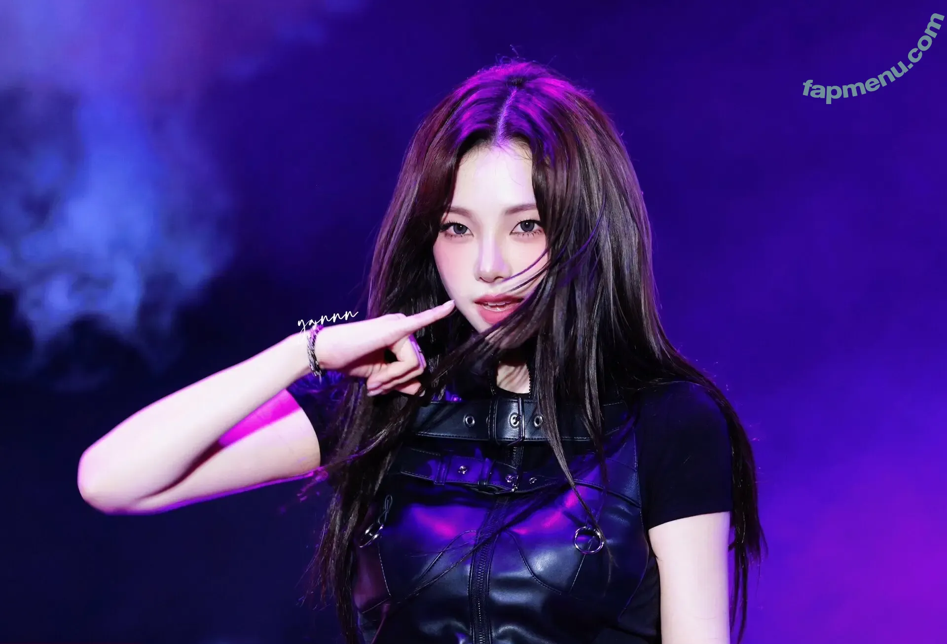 katarinabluu nude photo #2629 (Karina / aespa / karinamasfina)