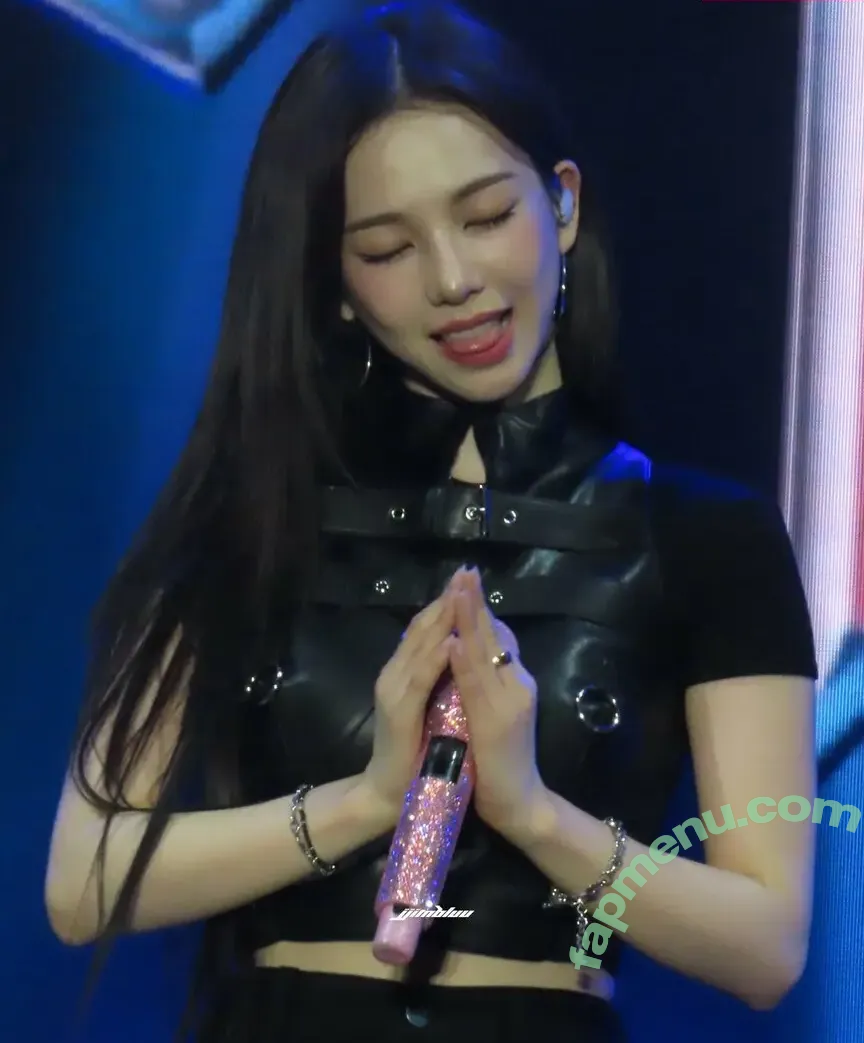 katarinabluu nude photo #2635 (Karina / aespa / karinamasfina)