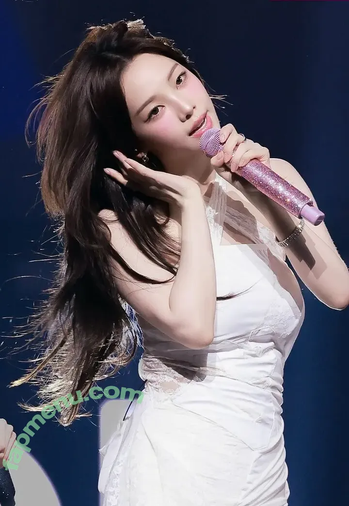 katarinabluu nude photo #2636 (Karina / aespa / karinamasfina)