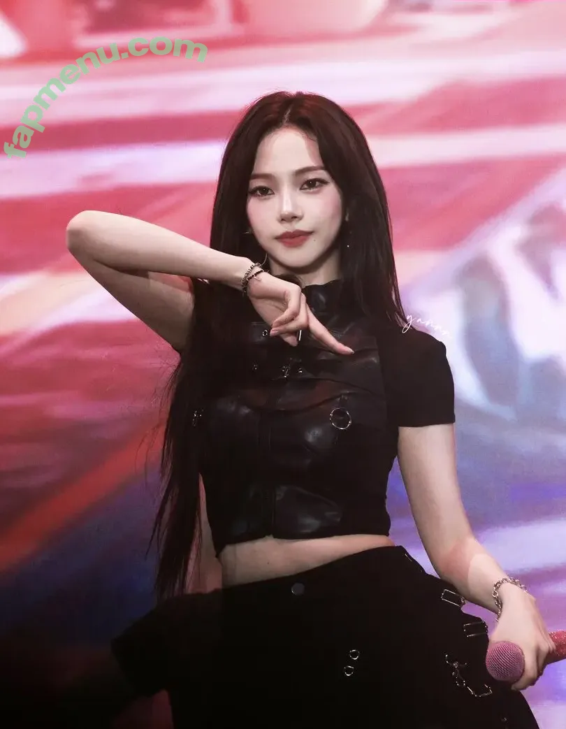 katarinabluu nude photo #2644 (Karina / aespa / karinamasfina)