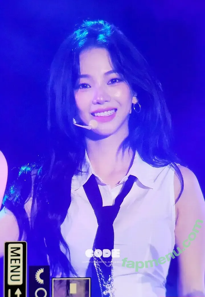 katarinabluu nude photo #3667 (Karina / aespa / karinamasfina)