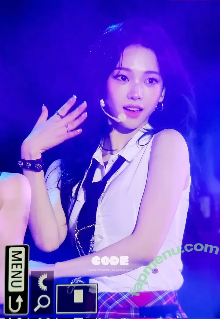 katarinabluu nude photo #3669 (Karina / aespa / karinamasfina)