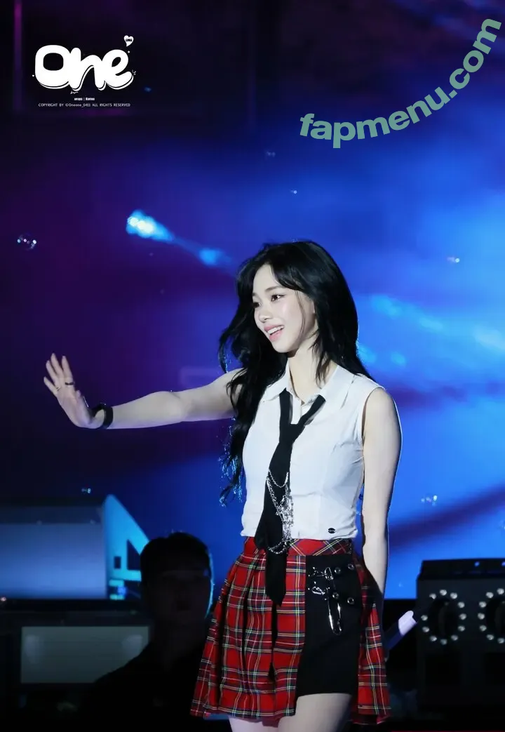 katarinabluu nude photo #3672 (Karina / aespa / karinamasfina)