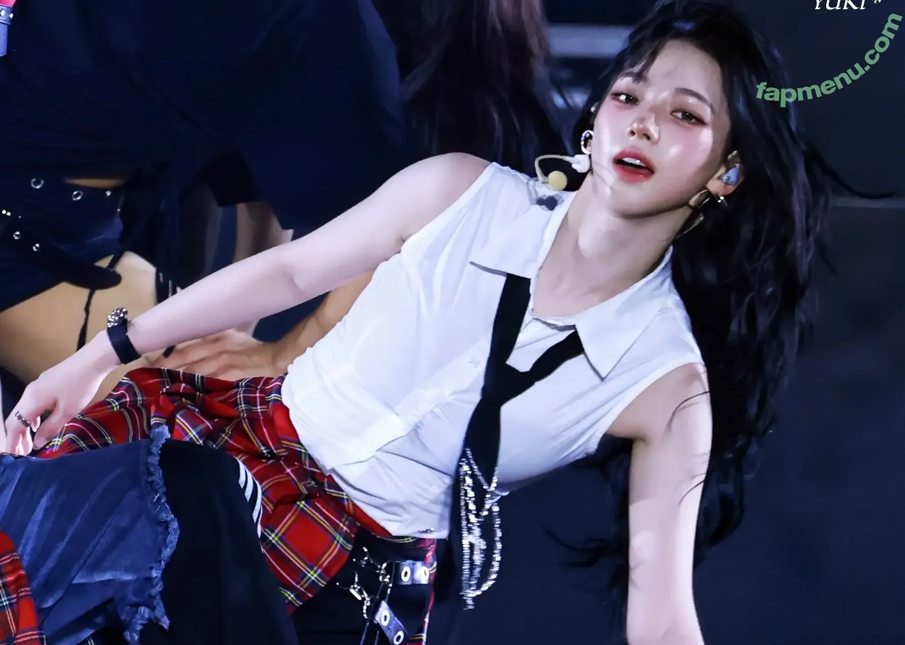 katarinabluu nude photo #3681 (Karina / aespa / karinamasfina)