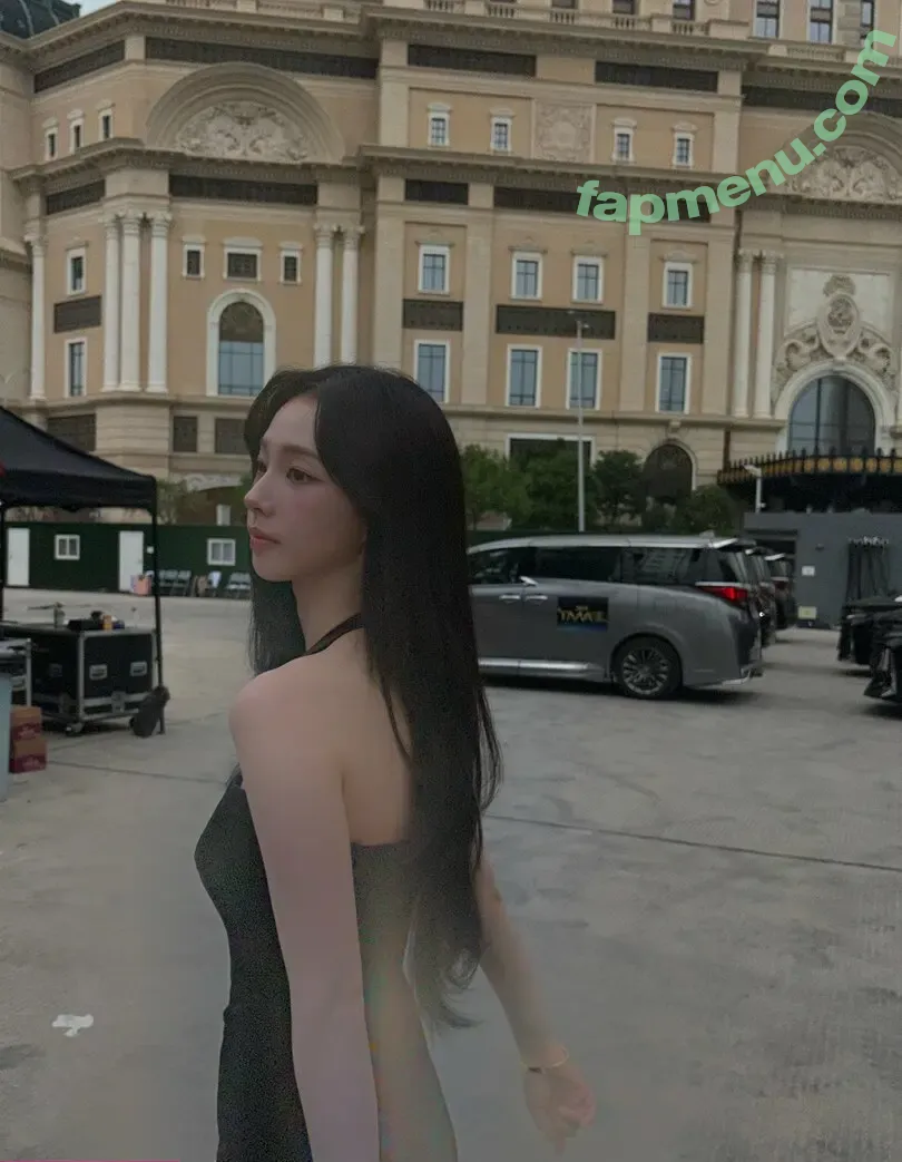 katarinabluu nude photo #3730 (Karina / aespa / karinamasfina)