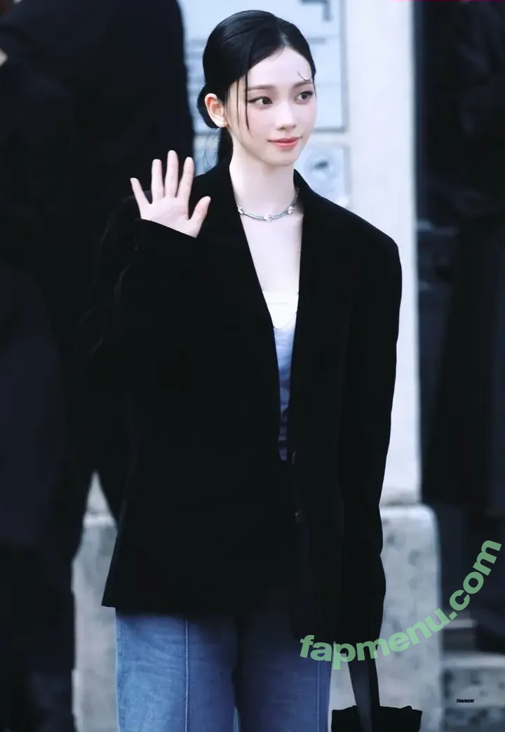 katarinabluu nude photo #3805 (Karina / aespa / karinamasfina)