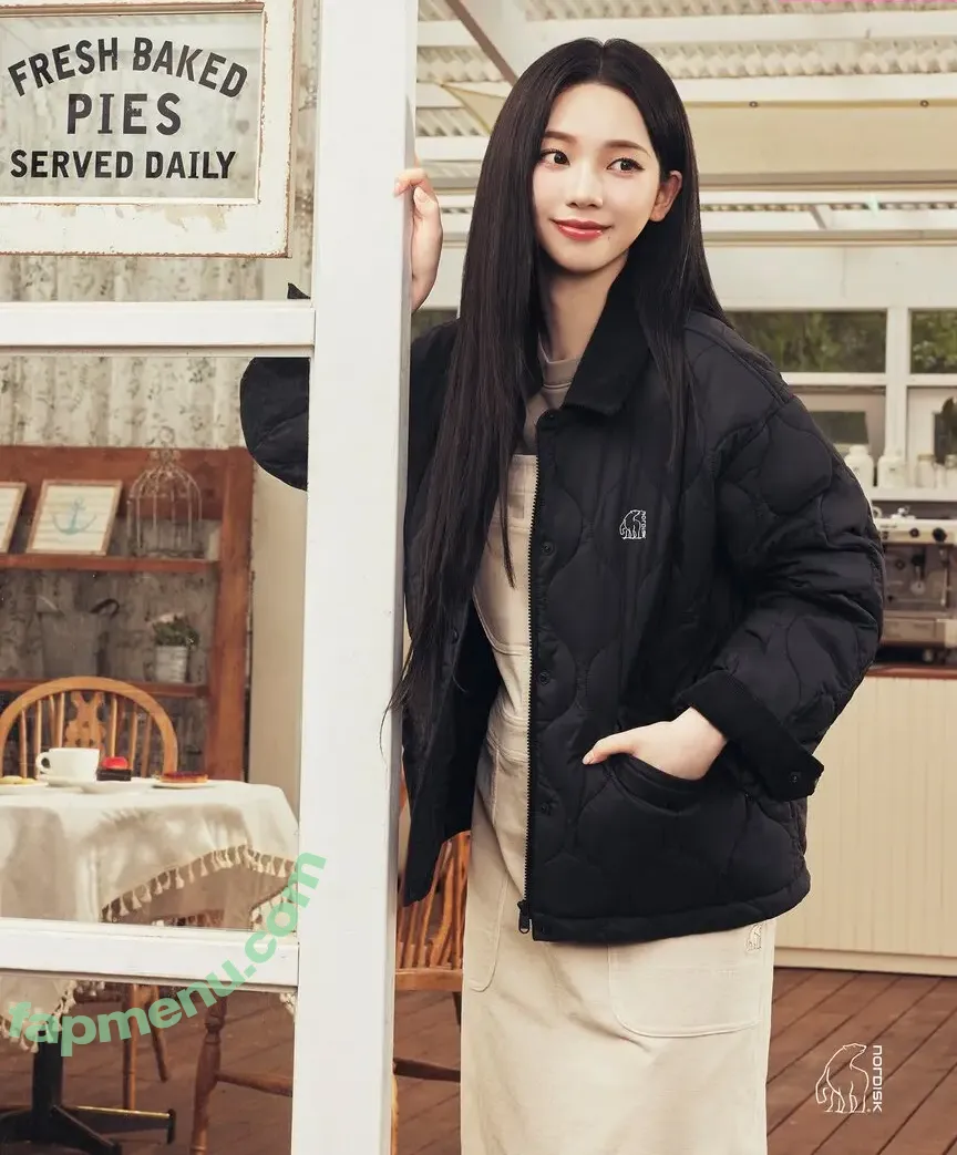 katarinabluu nude photo #3814 (Karina / aespa / karinamasfina)