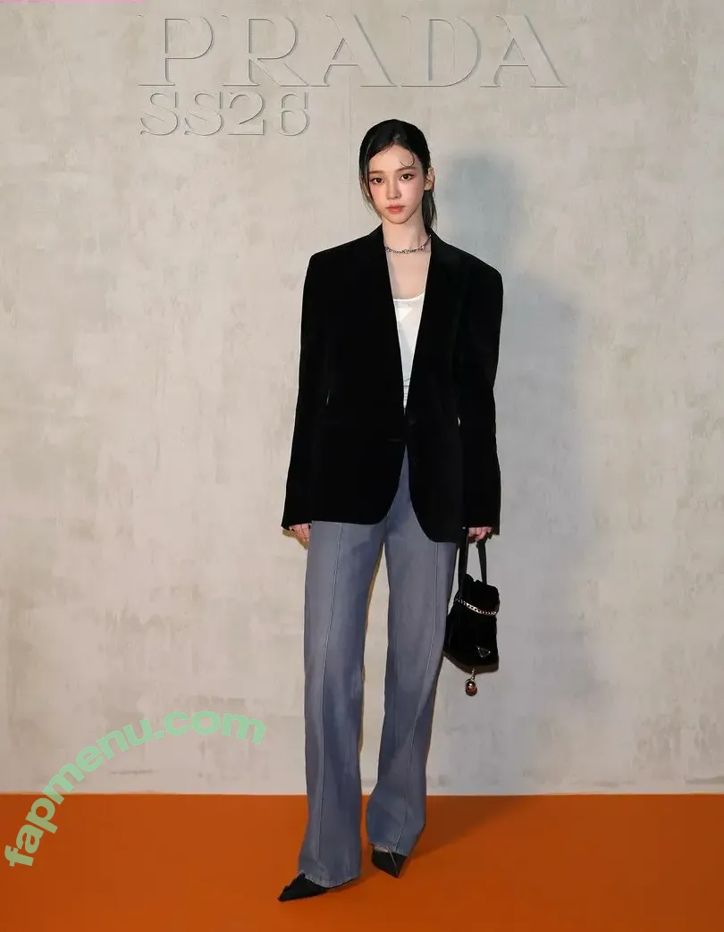 katarinabluu nude photo #3832 (Karina / aespa / karinamasfina)