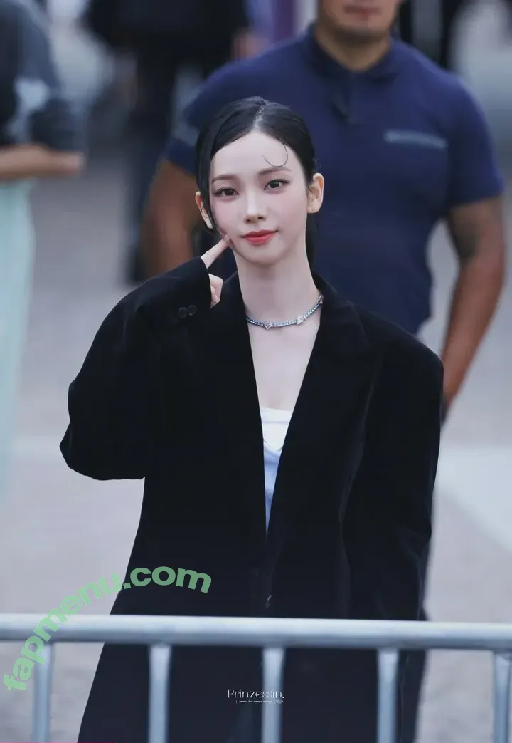 katarinabluu nude photo #3869 (Karina / aespa / karinamasfina)