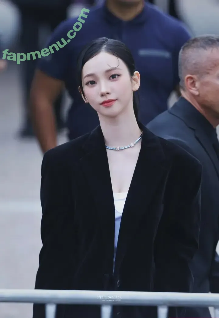 katarinabluu nude photo #3870 (Karina / aespa / karinamasfina)