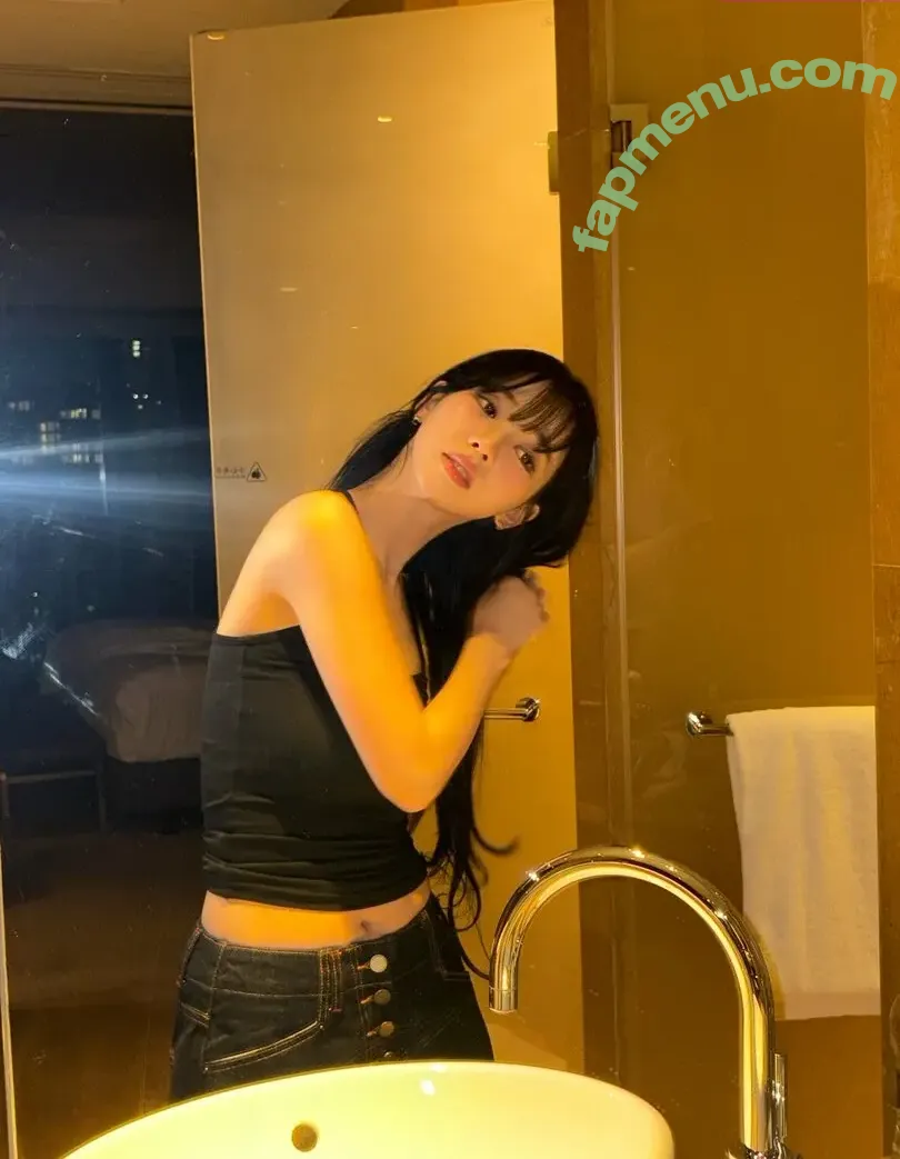 katarinabluu nude photo #3930 (Karina / aespa / karinamasfina)