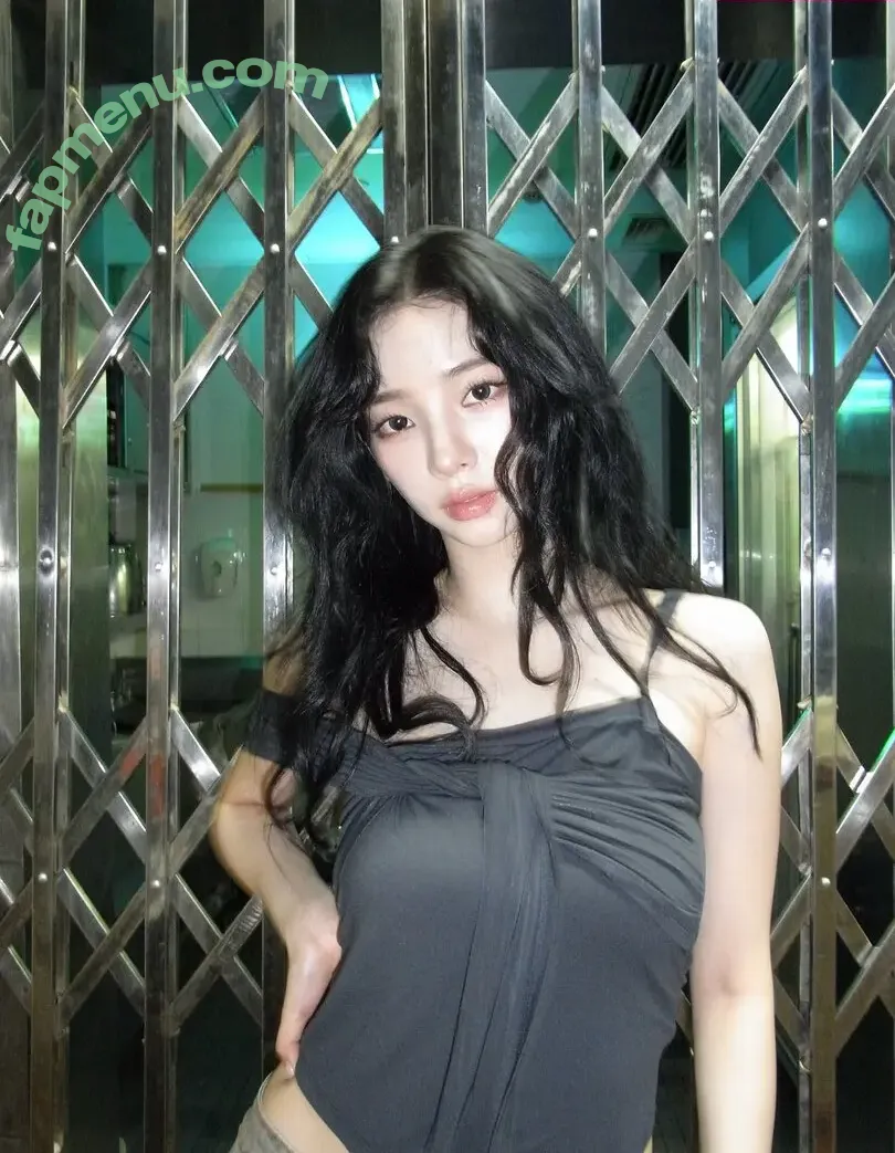 katarinabluu nude photo #3931 (Karina / aespa / karinamasfina)