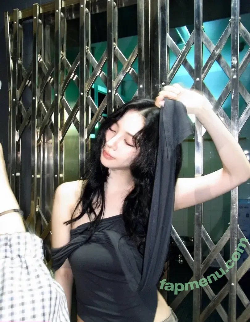 katarinabluu nude photo #3932 (Karina / aespa / karinamasfina)