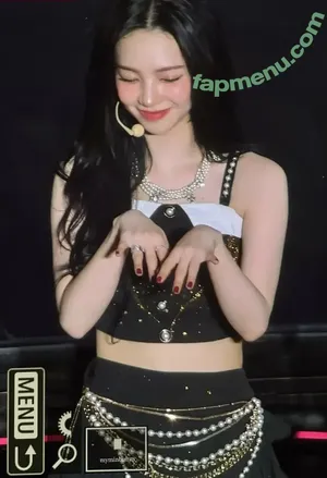 katarinabluu / Karina / aespa / karinamasfina nude photo #4078