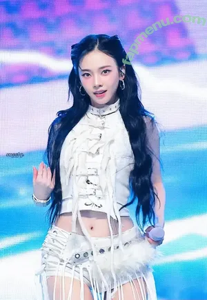 katarinabluu / Karina / aespa / karinamasfina nude photo #4565