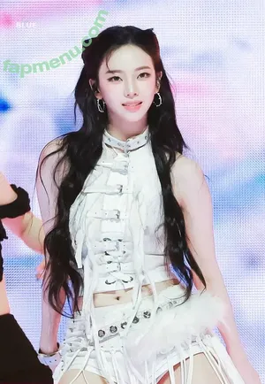 katarinabluu / Karina / aespa / karinamasfina nude photo #4605