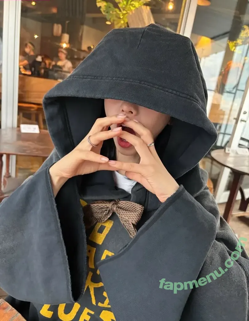 katarinabluu nude photo #4067 (Karina / aespa / karinamasfina)