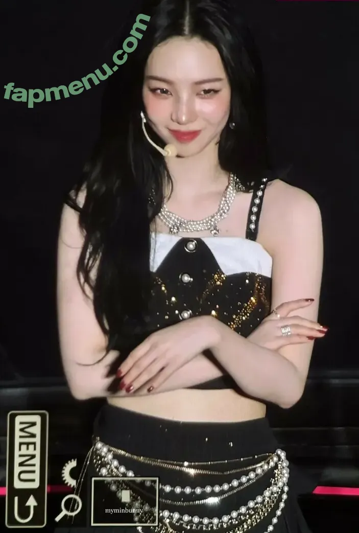 katarinabluu nude photo #4077 (Karina / aespa / karinamasfina)