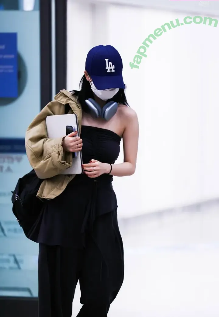 katarinabluu nude photo #4086 (Karina / aespa / karinamasfina)