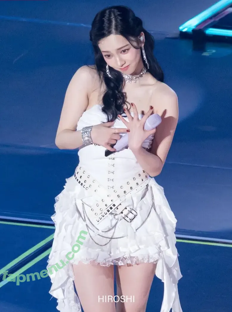 katarinabluu nude photo #4095 (Karina / aespa / karinamasfina)