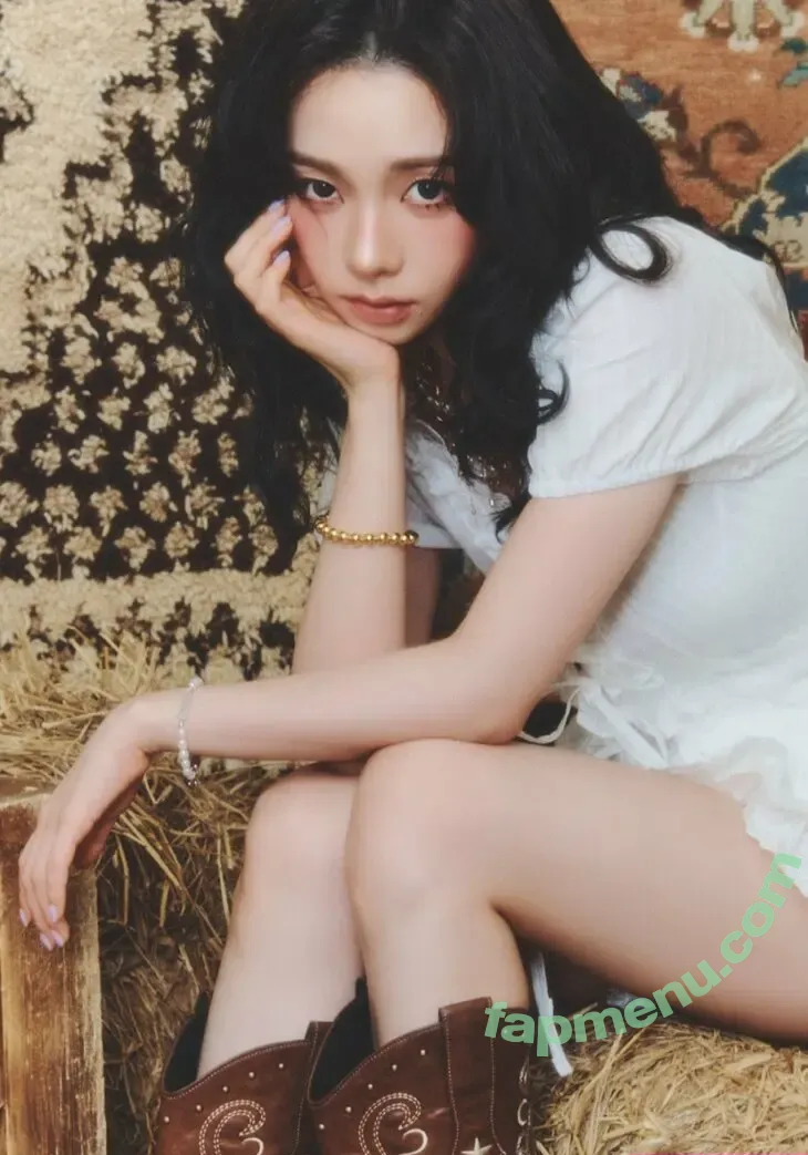 katarinabluu nude photo #4105 (Karina / aespa / karinamasfina)