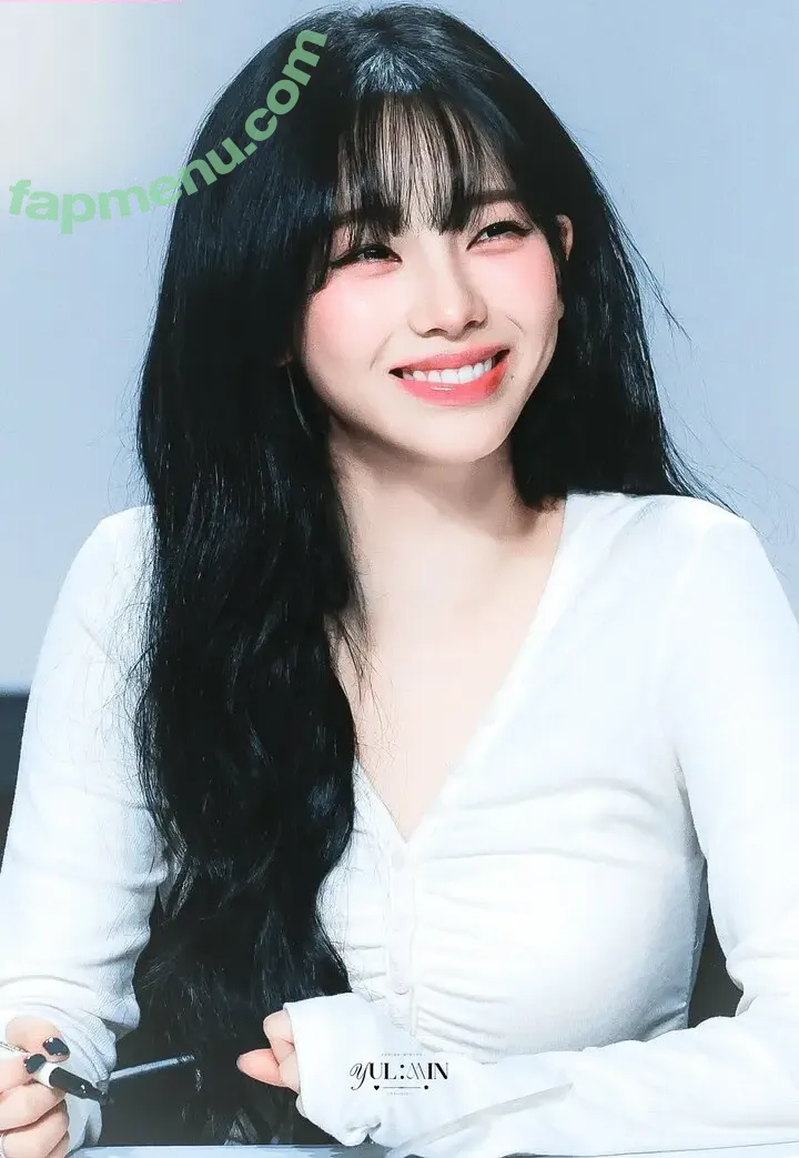 katarinabluu nude photo #4167 (Karina / aespa / karinamasfina)