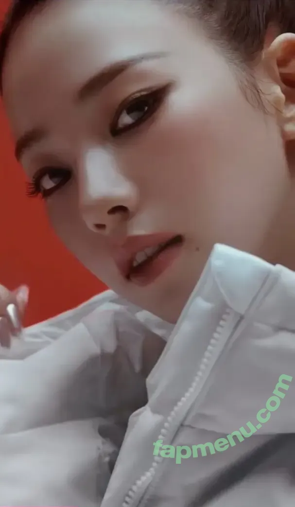 katarinabluu nude photo #4196 (Karina / aespa / karinamasfina)