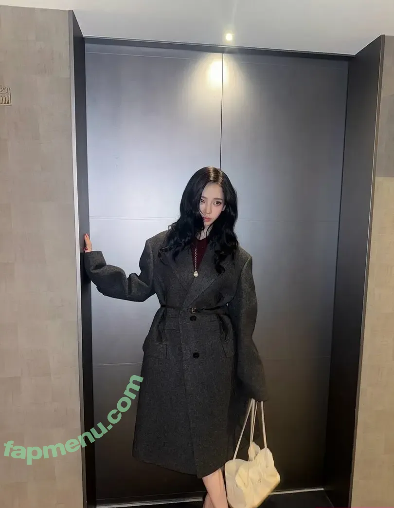 katarinabluu nude photo #4258 (Karina / aespa / karinamasfina)