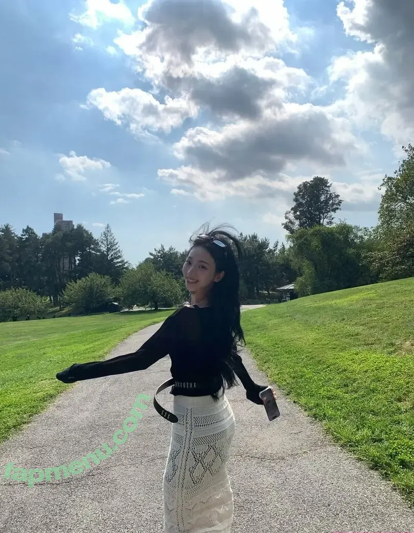 katarinabluu nude photo #4280 (Karina / aespa / karinamasfina)