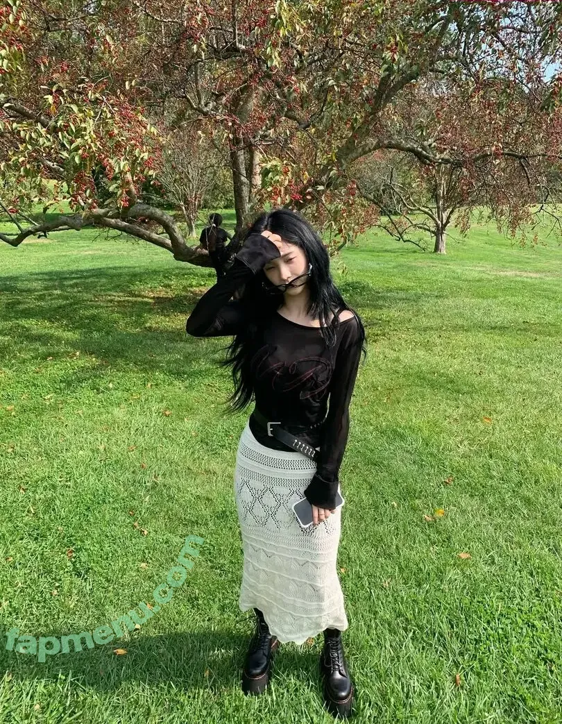 katarinabluu nude photo #4281 (Karina / aespa / karinamasfina)