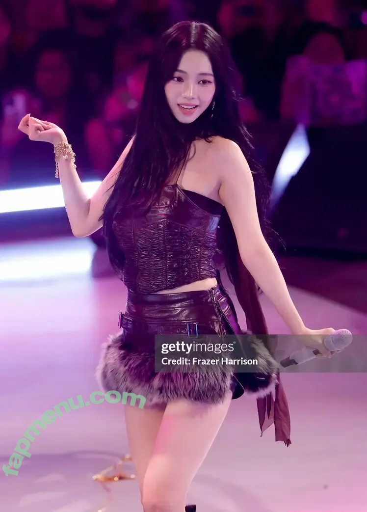 katarinabluu nude photo #4350 (Karina / aespa / karinamasfina)