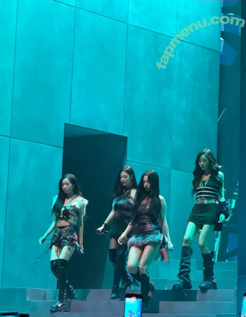 katarinabluu nude photo #4355 (Karina / aespa / karinamasfina)