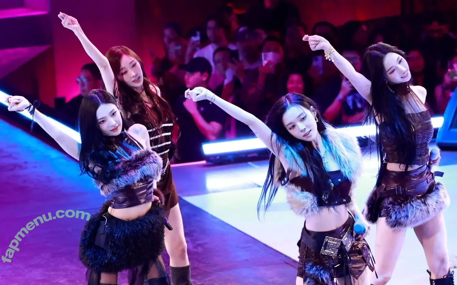 katarinabluu nude photo #4361 (Karina / aespa / karinamasfina)